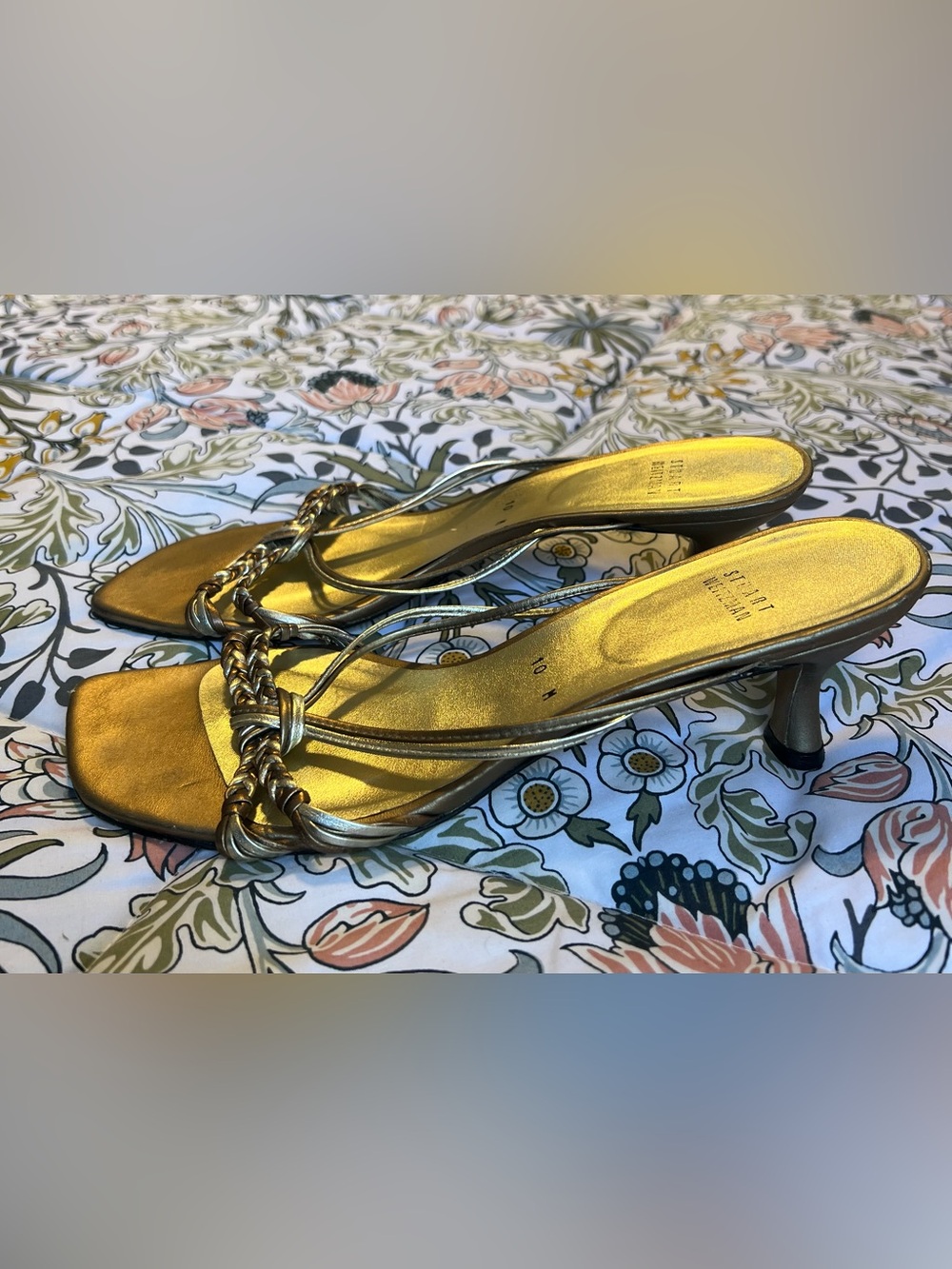 VNTG Y2K Stuart Weizman Gold Strappy Kitten Mule Square Toe Sandal Heels